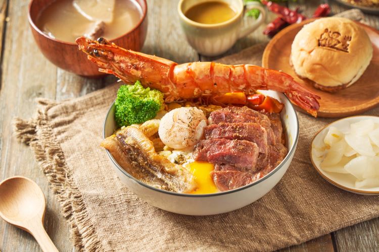 國人愛吃的咖啡料理又增一家 「温咖哩」用高級海鮮食材搶進濟南路商圈 