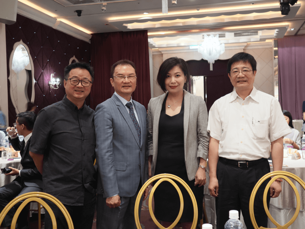 水牛出版社社長羅文嘉、理財周刊總裁洪寶山、理財周刊總經理許洛婕