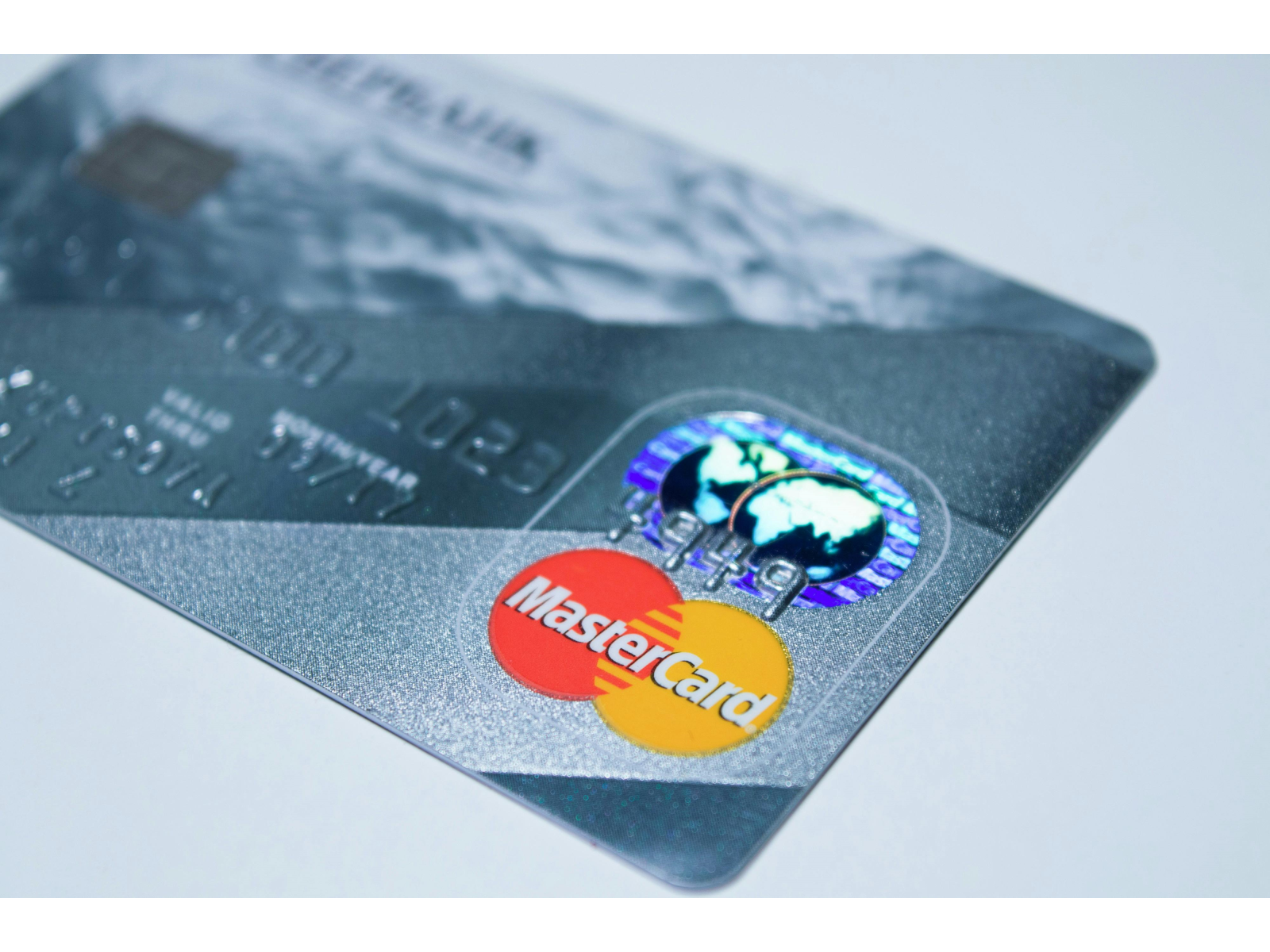 此為示意圖，並非文中所提及之冷錢包簽帳卡