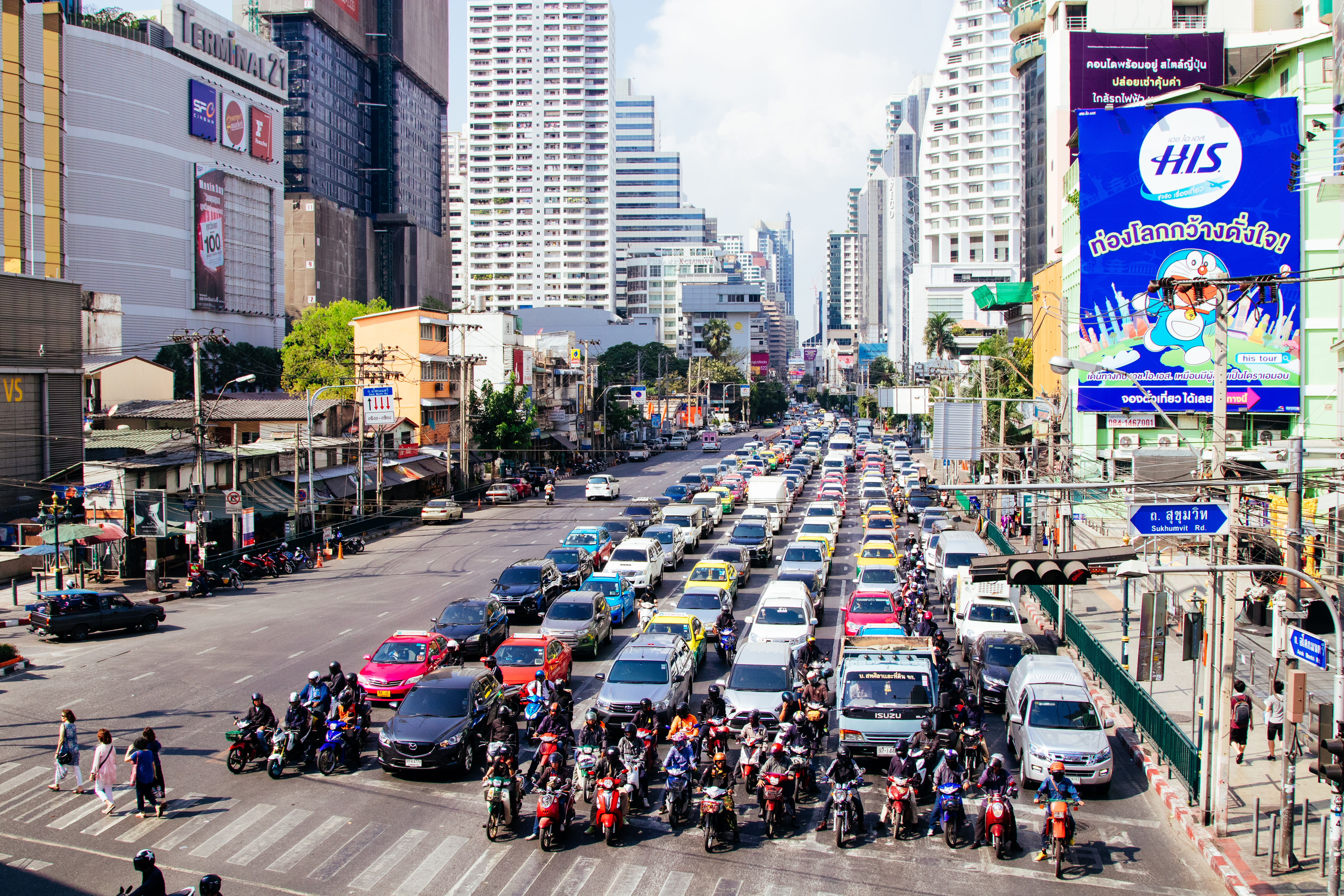 全球性高通膨將使用油需求減少，帶動油價下跌