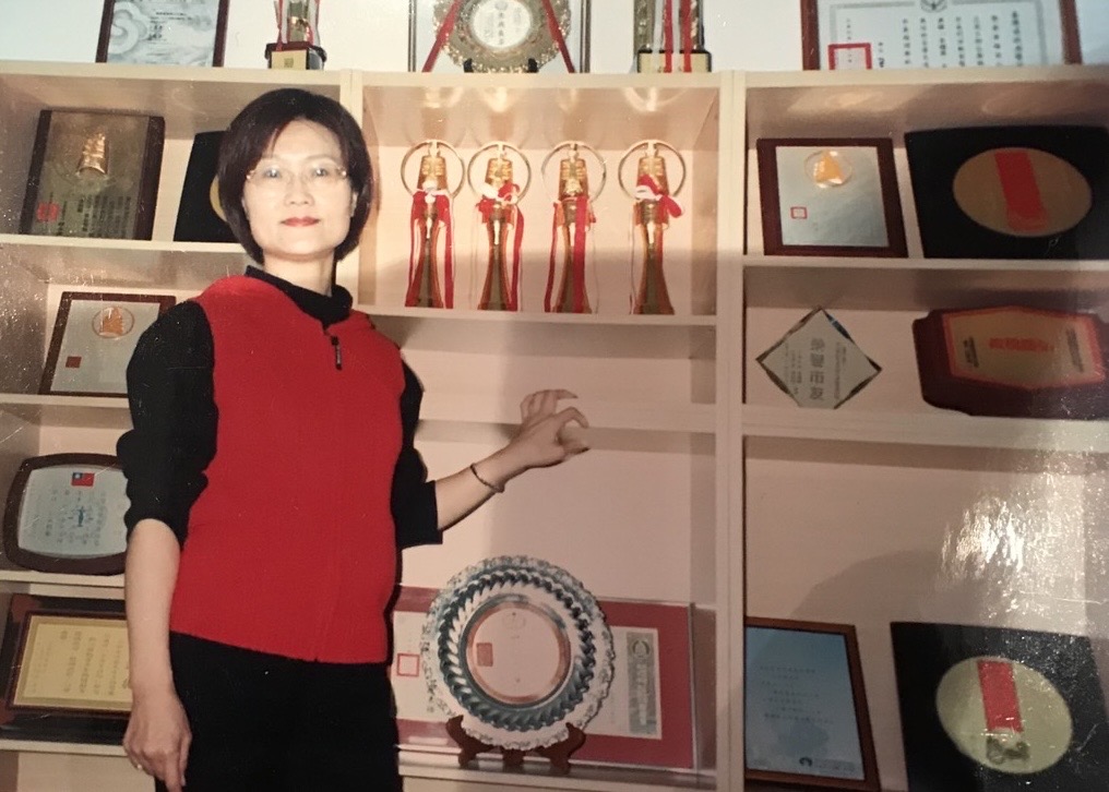 林秀霞獲獎無數,牆面都是獎牌和獎座 林秀霞獲獎無數,牆面都是獎牌和獎座