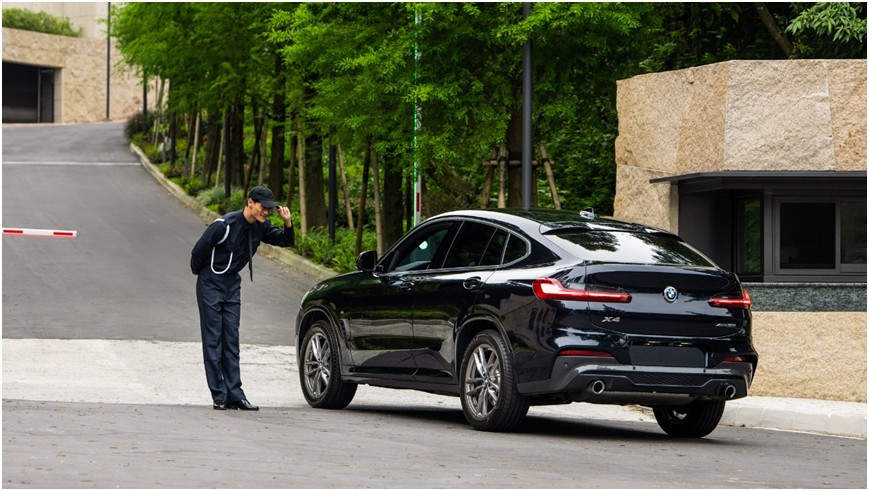 全新獨幢別墅社區「逸品琚」，進入社區有嚴格門禁管制。