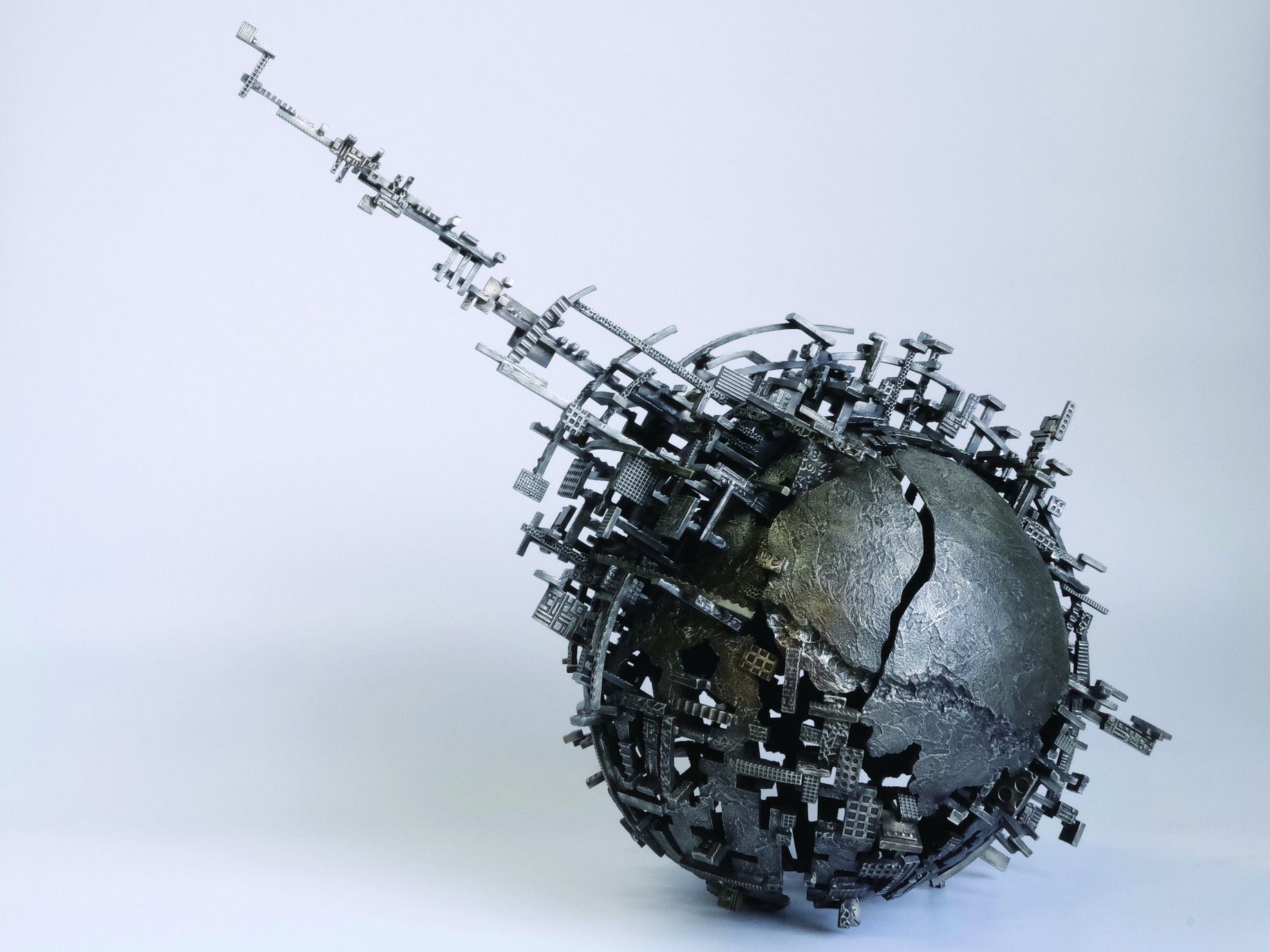 Gallery Iriya，久野彩子_transform sphere-1_nickel silver_42x60x28cm_2021圖/畫廊協會提供
