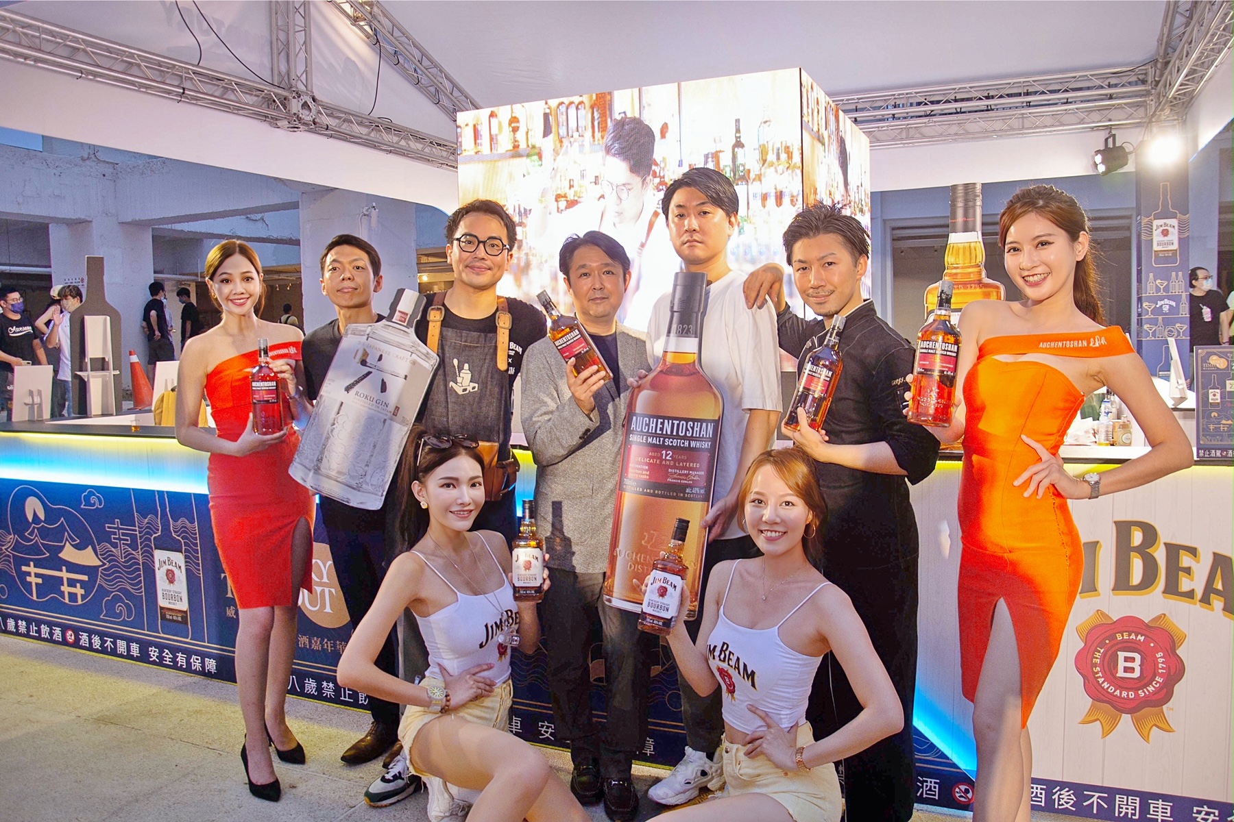 世 界 知 名 日 本 調 酒 師 安 忠 良 史 、 藤 井 隆 、 鈴 木 隆 行 、 金 子 道 人 、 南 木 浩 史 ， 來 台 共 襄 盛 舉 