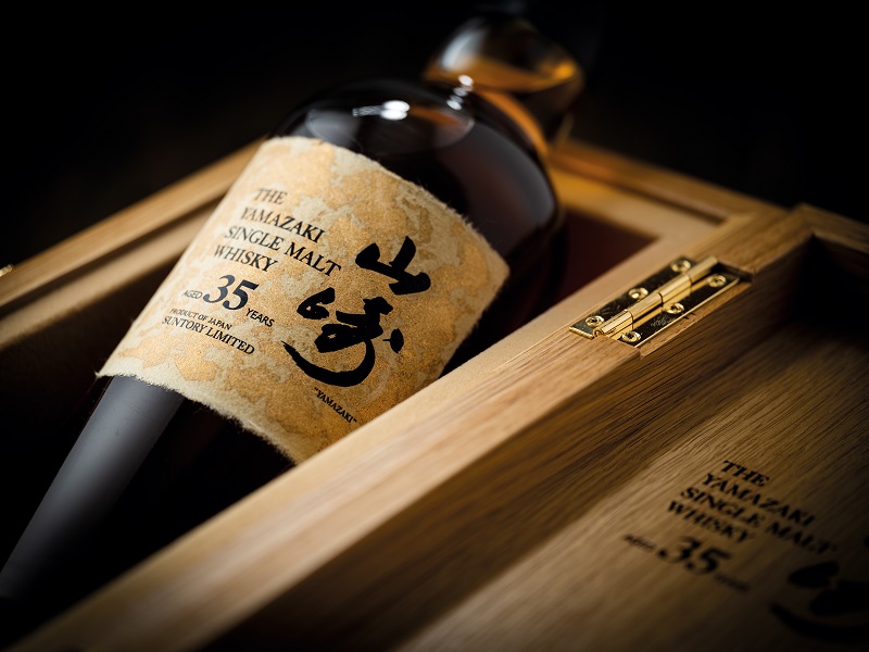 山 崎 蒸 溜 所 Y a m a z a k i 3 5 年 圖 / 羅 芙 奧 山 崎 蒸 溜 所 Y a m a z a k i 3 5 年 圖 / 羅 芙 奧