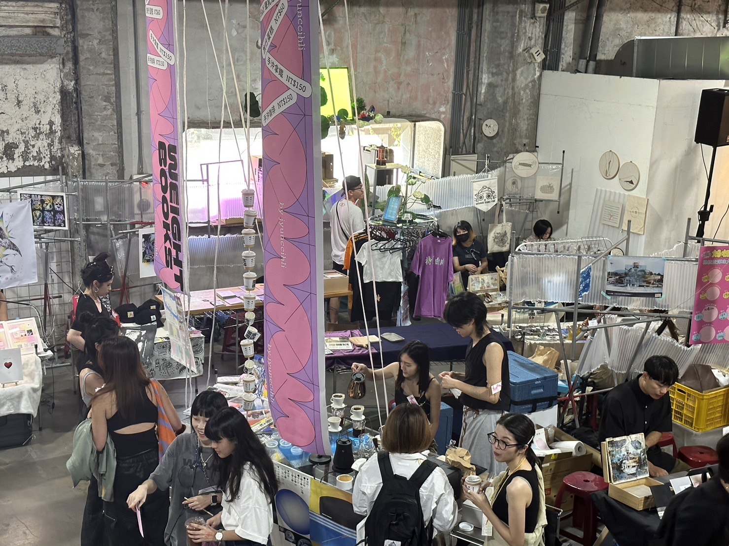 2 0 2 3 草 率 季 攤 商 現 場 攝 影 / 戴 衣 薰 2 0 2 3 草 率 季 攤 商 現 場 攝 影 / 戴 衣 薰