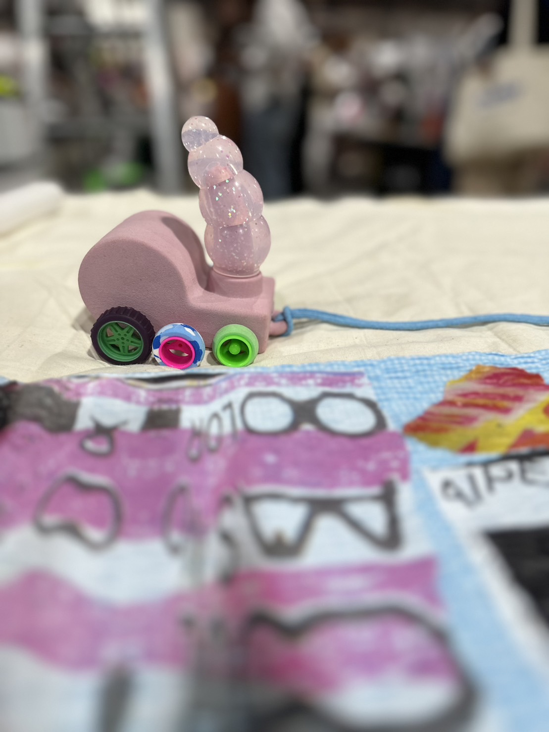 草 率 季 聯 名 「 ゴ ロ ゴ ロ 小 車 車 」 攝 影 / 戴 衣 薰 草 率 季 聯 名 「 ゴ ロ ゴ ロ 小 車 車 」 攝 影 / 戴 衣 薰