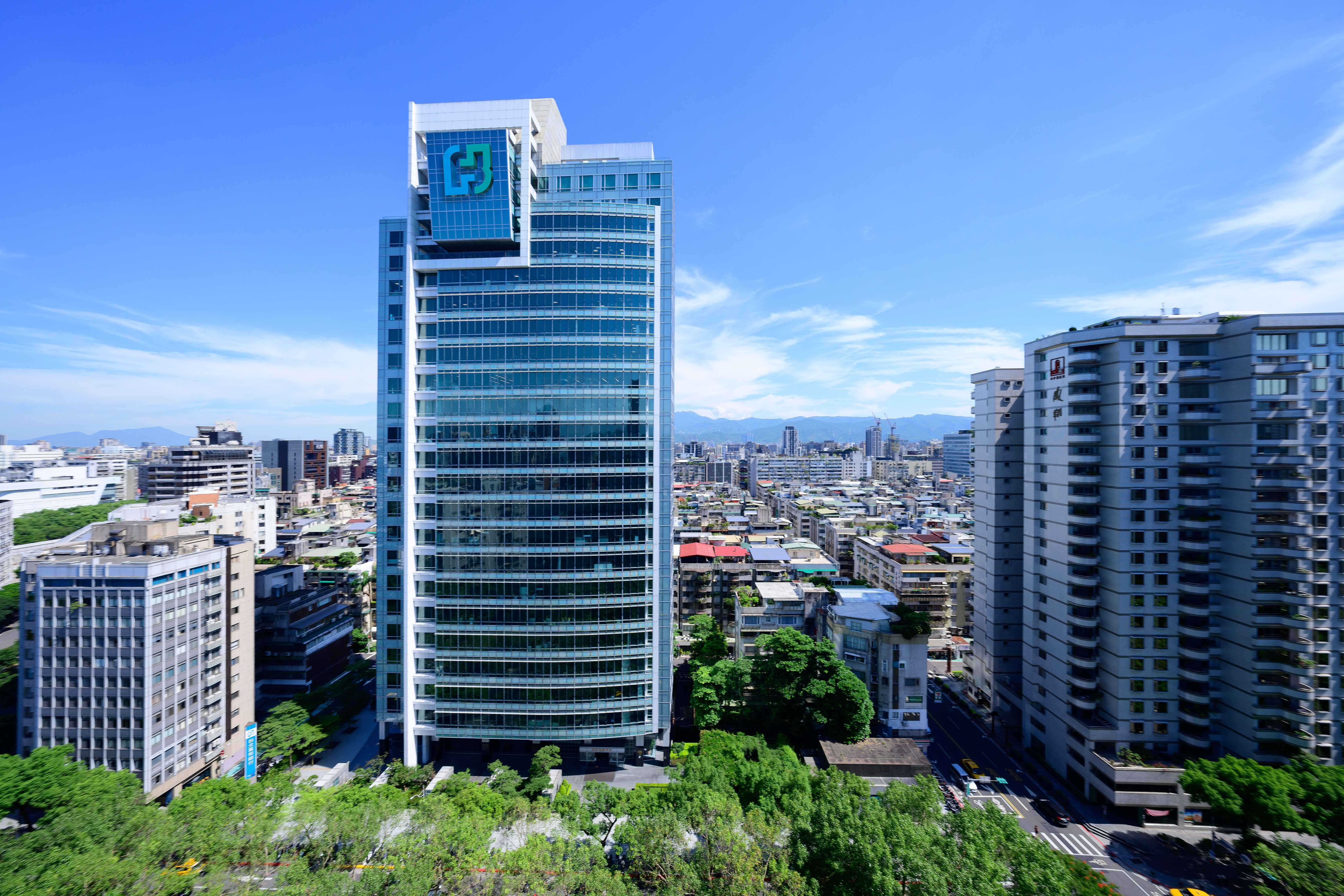 富 邦 金 控 成 為 R E 1 0 0 會 員 後 , 穩 健 邁 向 淨 零 願 景 , 再 宣 布 6 家 子 公 司 簽 署 採 購 合 計 4 3 9 萬 富 邦 金 控 成 為 R E 1 0 0 會 員 後 , 穩 健 邁 向 淨 零 願 景 , 再 宣 布 6 家 子 公 司 簽 署 採 購 合 計 4 3 9 萬