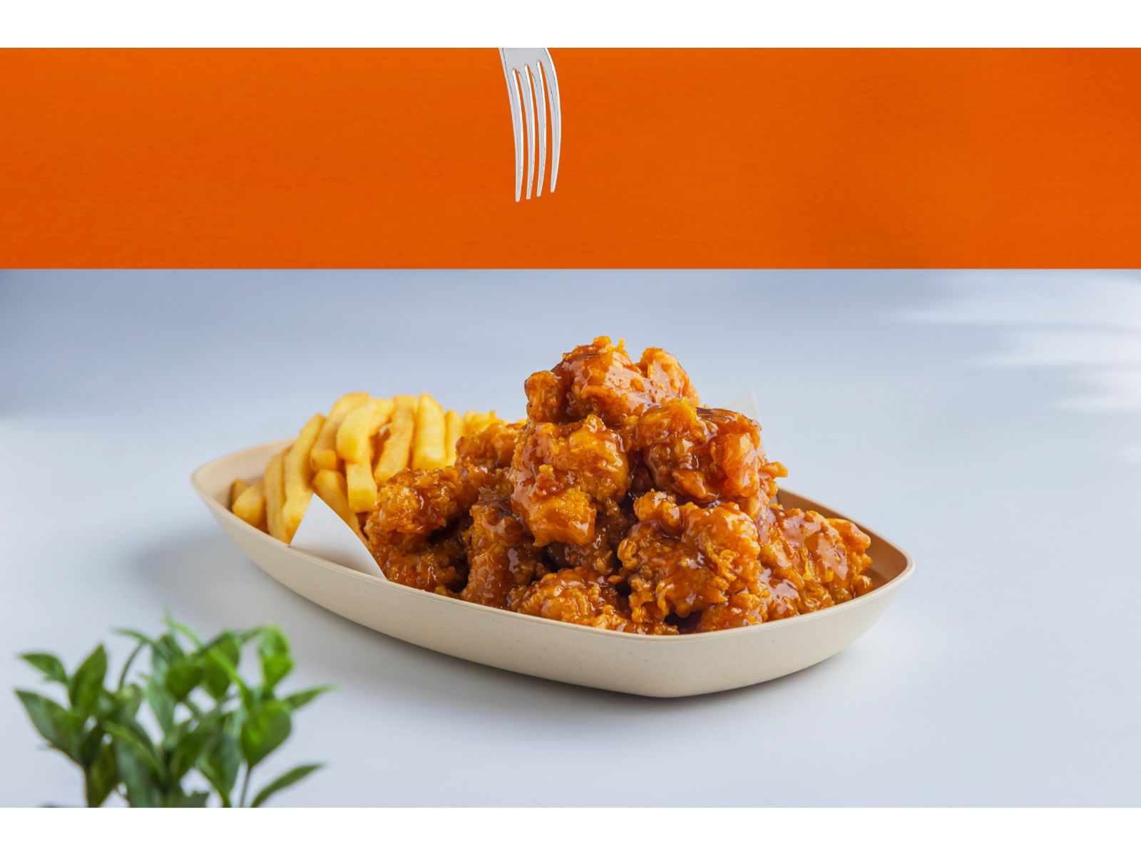 融 合 韓 國 原 汁 原 味 醬 料 的 韓 式 炸 雞 。 圖 / 兩 餐 E X P R E S S 通 過 