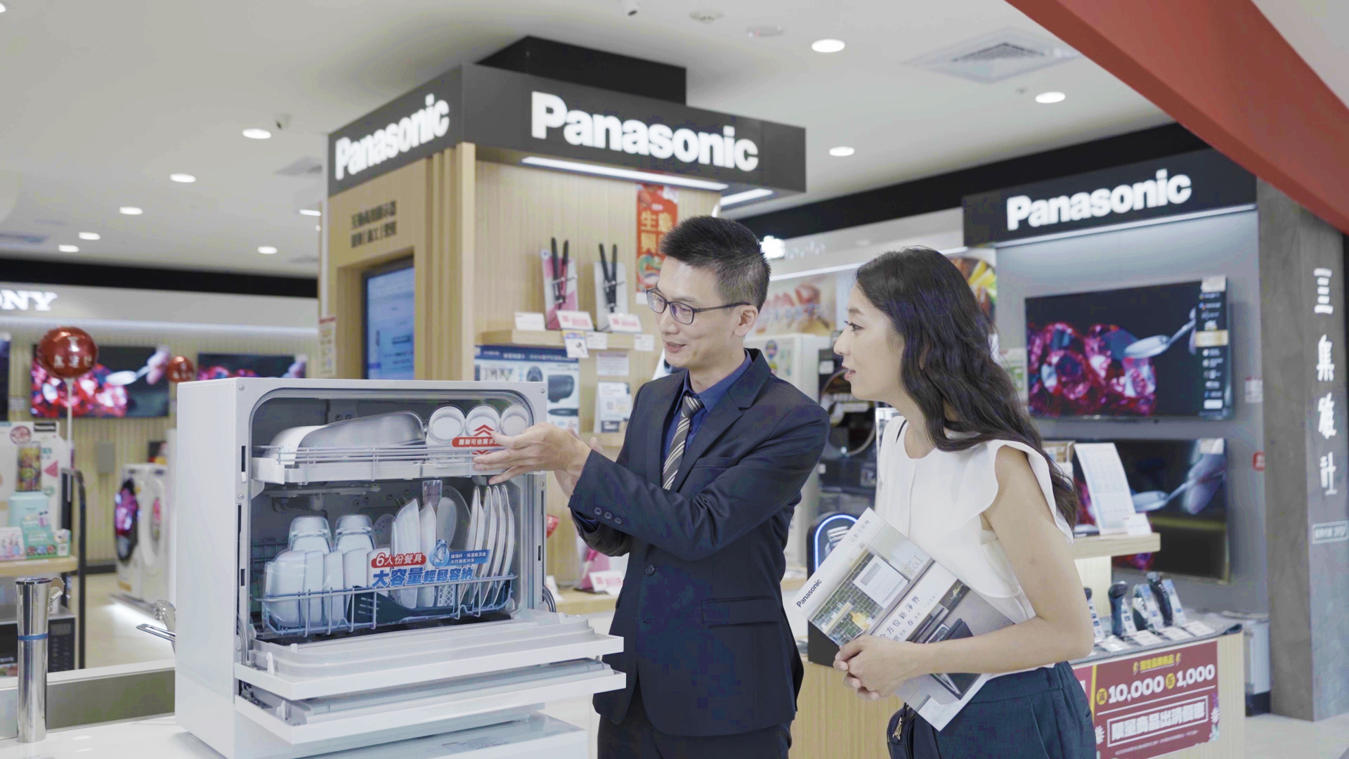 集 雅 社 嚴 選 國 際 大 牌 家 電 , 現 場 專 業 人 員 訓 練 再 加 上 品 質 保 障 商 品 為 的 就 是 提 供 消 費 者 最 安 心 的 選 擇 。 圖 / 集 雅 社 提 供 集 雅 社 嚴 選 國 際 大 牌 家 電 , 現 場 專 業 人 員 訓 練 再 加 上 品 質 保 障 商 品 為 的 就 是 提 供 消 費 者 最 安 心 的 選 擇 。 圖 / 集 雅 社 提 供