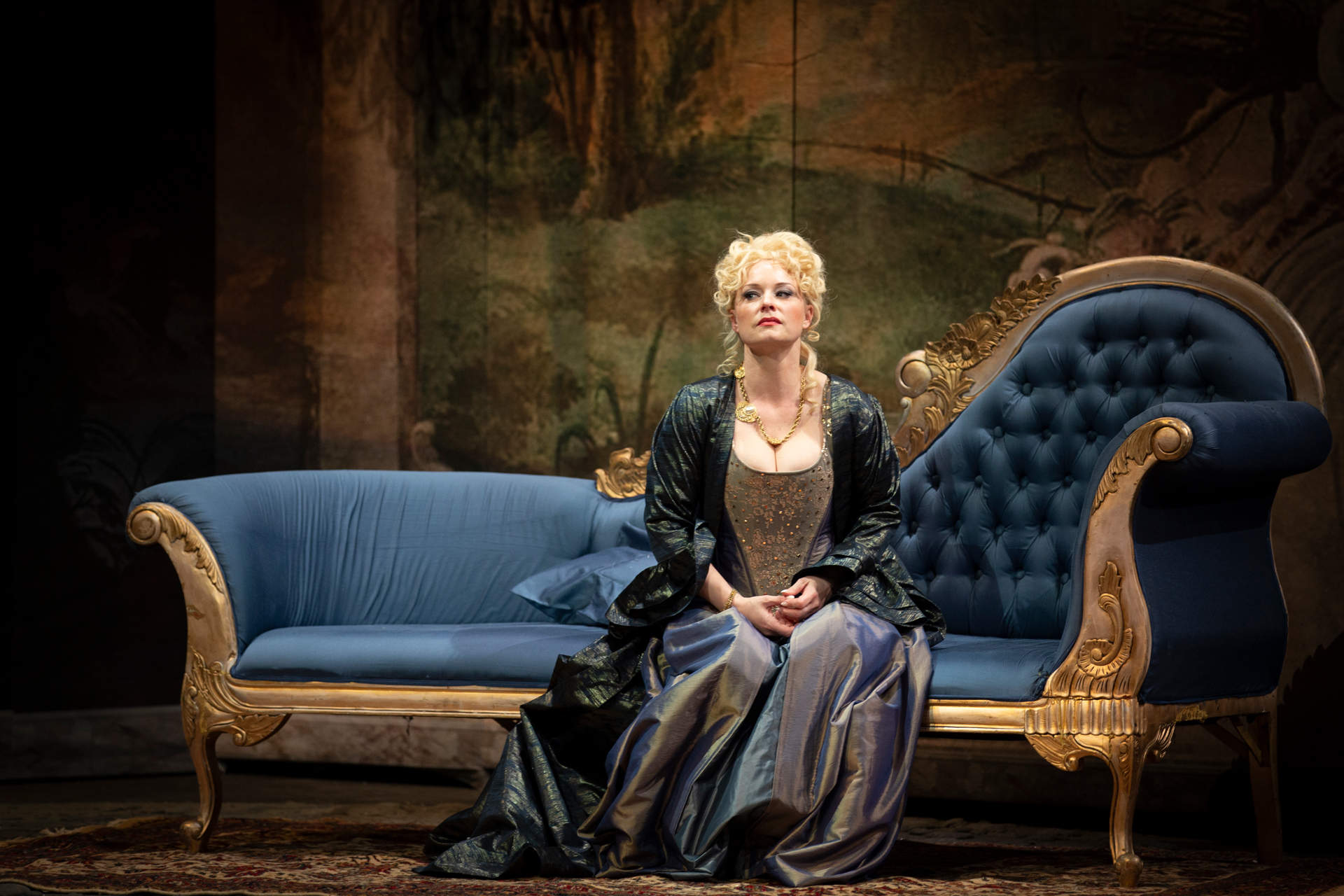 《 瑪 儂 . 雷 斯 考 》 斯 洛 維 尼 亞 首 演 劇 照 四 。 攝 影 T i b e r i u M a r t a , 衛 武 營 國 家 藝 術 文 化 中 心 提 供 《 瑪 儂 . 雷 斯 考 》 斯 洛 維 尼 亞 首 演 劇 照 四 。 攝 影 T i b e r i u M a r t a , 衛 武 營 國 家 藝 術 文 化 中 心 提 供