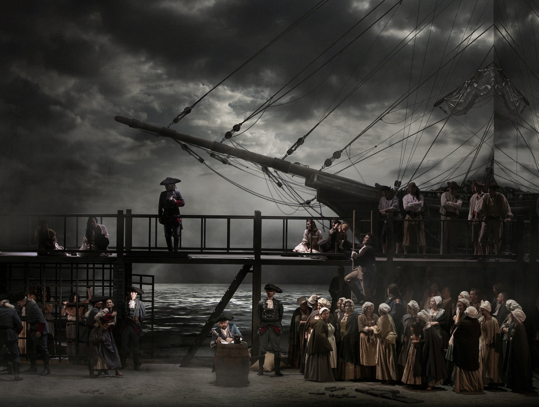 《 瑪 儂 . 雷 斯 考 》 斯 洛 維 尼 亞 首 演 劇 照 五 。 攝 影 T i b e r i u M a r t a , 衛 武 營 國 家 藝 術 文 化 中 心 提 供 《 瑪 儂 . 雷 斯 考 》 斯 洛 維 尼 亞 首 演 劇 照 五 。 攝 影 T i b e r i u M a r t a , 衛 武 營 國 家 藝 術 文 化 中 心 提 供