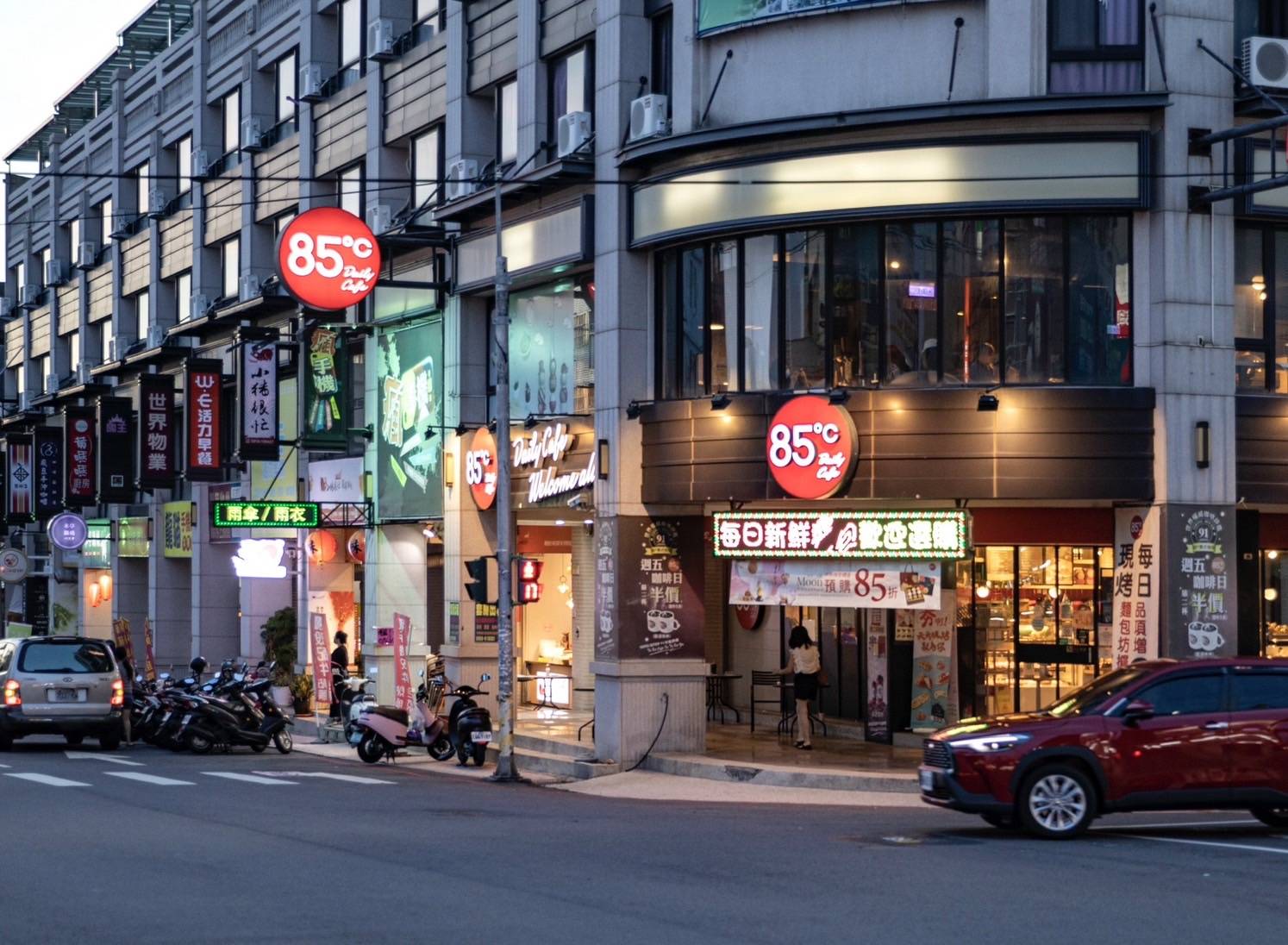 住 寅 新 案 周 邊 生 活 機 能 優 異 