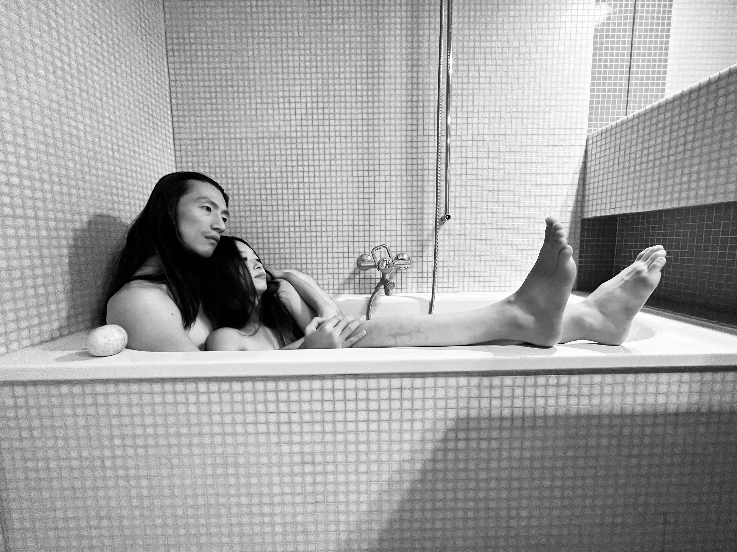 【 2 0 2 4   臺 灣 舞 蹈 平 台 】 簡 晶 瀅   &   I s s u e   P A R K 《 夏 娃 與 他 》 。 衛 武 營 國 家 藝 術 文 化 中 心 提 供 