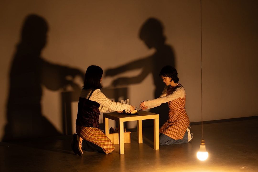 洪 伊 又 / Ö C O O Q Ö 洪 伊 又 / Ö C O O Q Ö