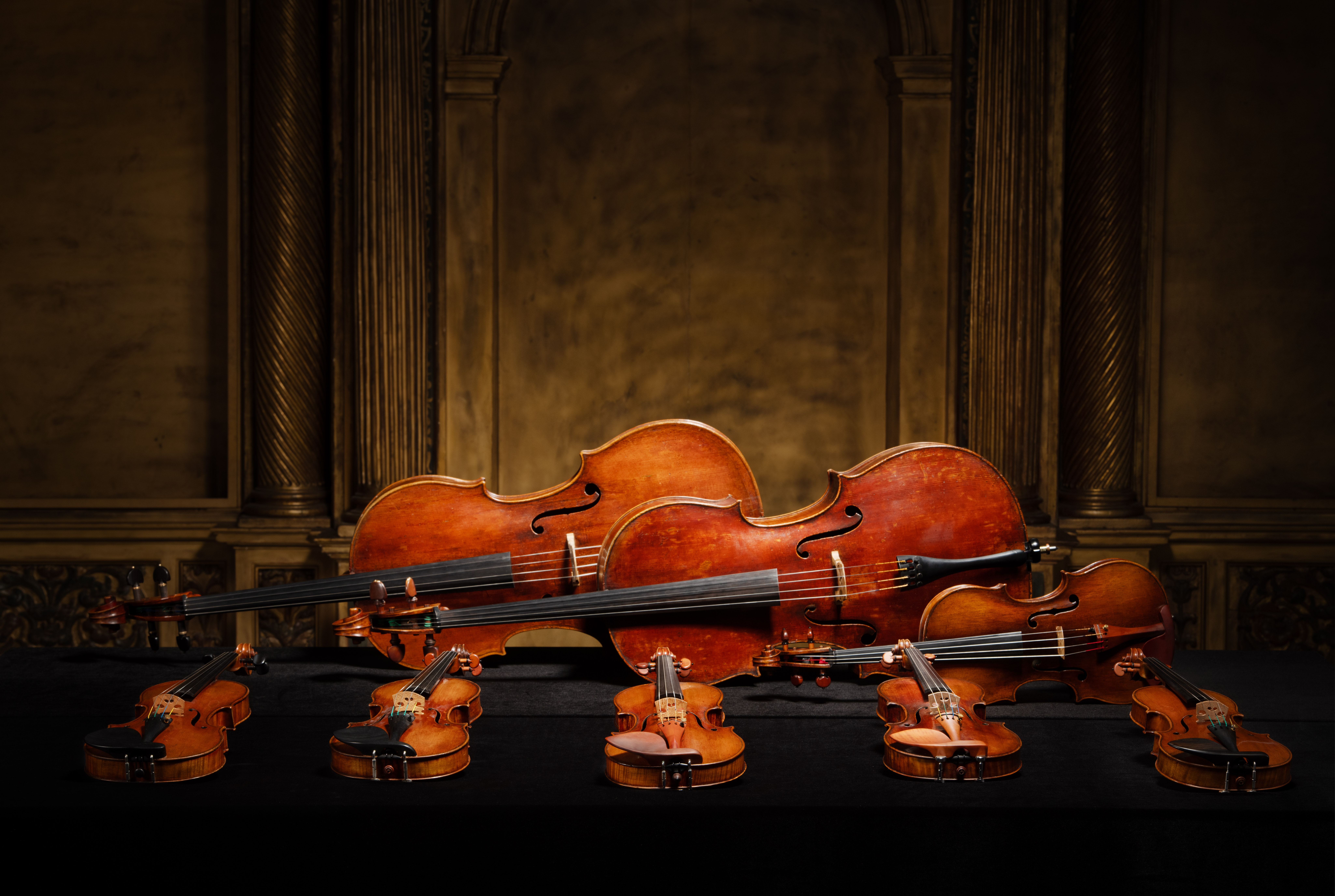 「 史 特 拉 底 瓦 里 ． 傳 奇 之 音 」 奇 美 提 琴 音 樂 饗 宴 ， 集 結 8 把 殿 堂 級 名 琴 輪 番 演 出 。 