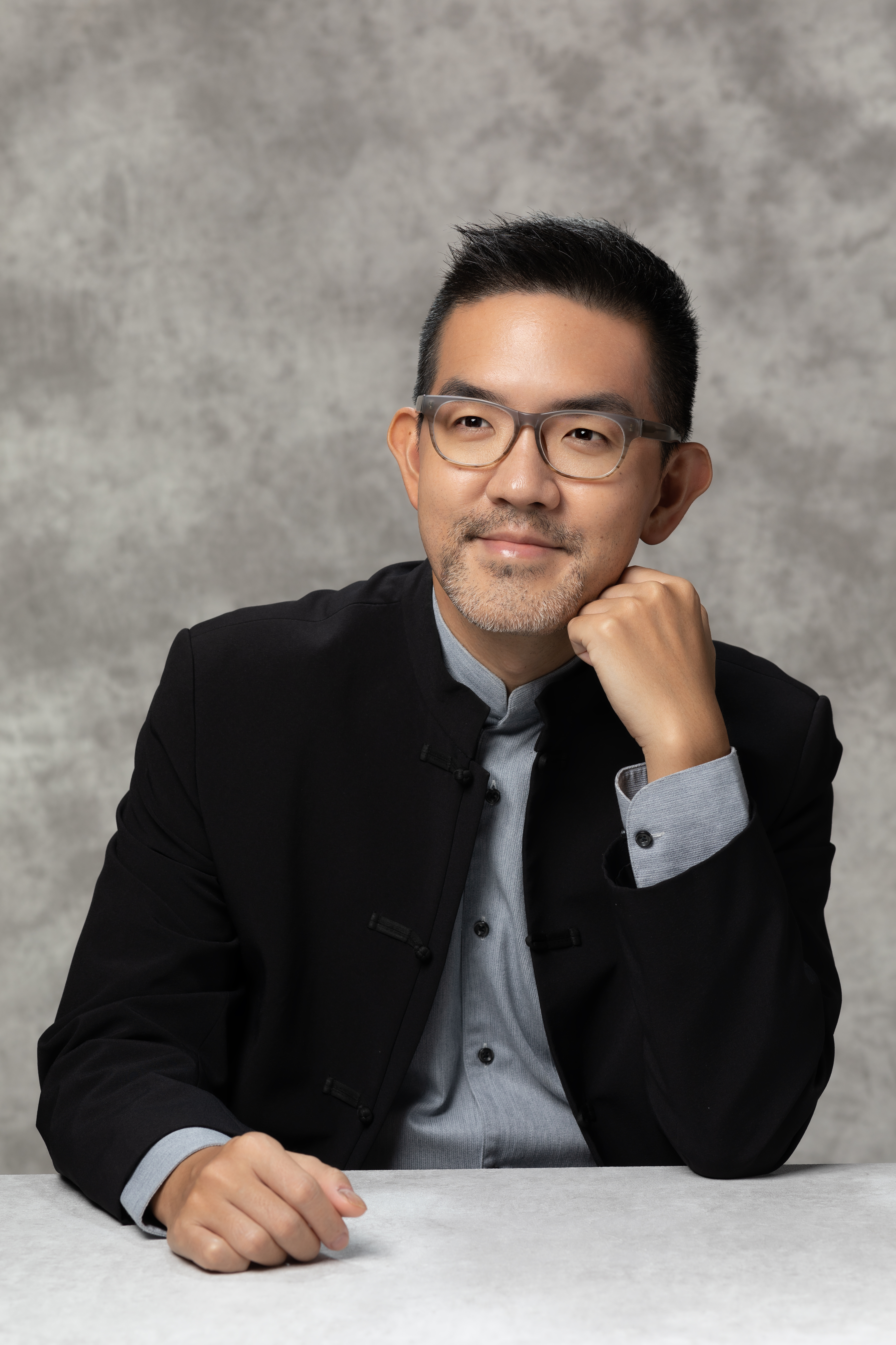 「 史 特 拉 底 瓦 里 ． 傳 奇 之 音 」 奇 美 提 琴 音 樂 饗 宴 ， 邀 請 倫 敦 國 王 學 院 音 樂 學 博 士 焦 元 溥 規 劃 曲 目 和 樂 曲 導 聆 。 圖 - 潘 克 定 攝 