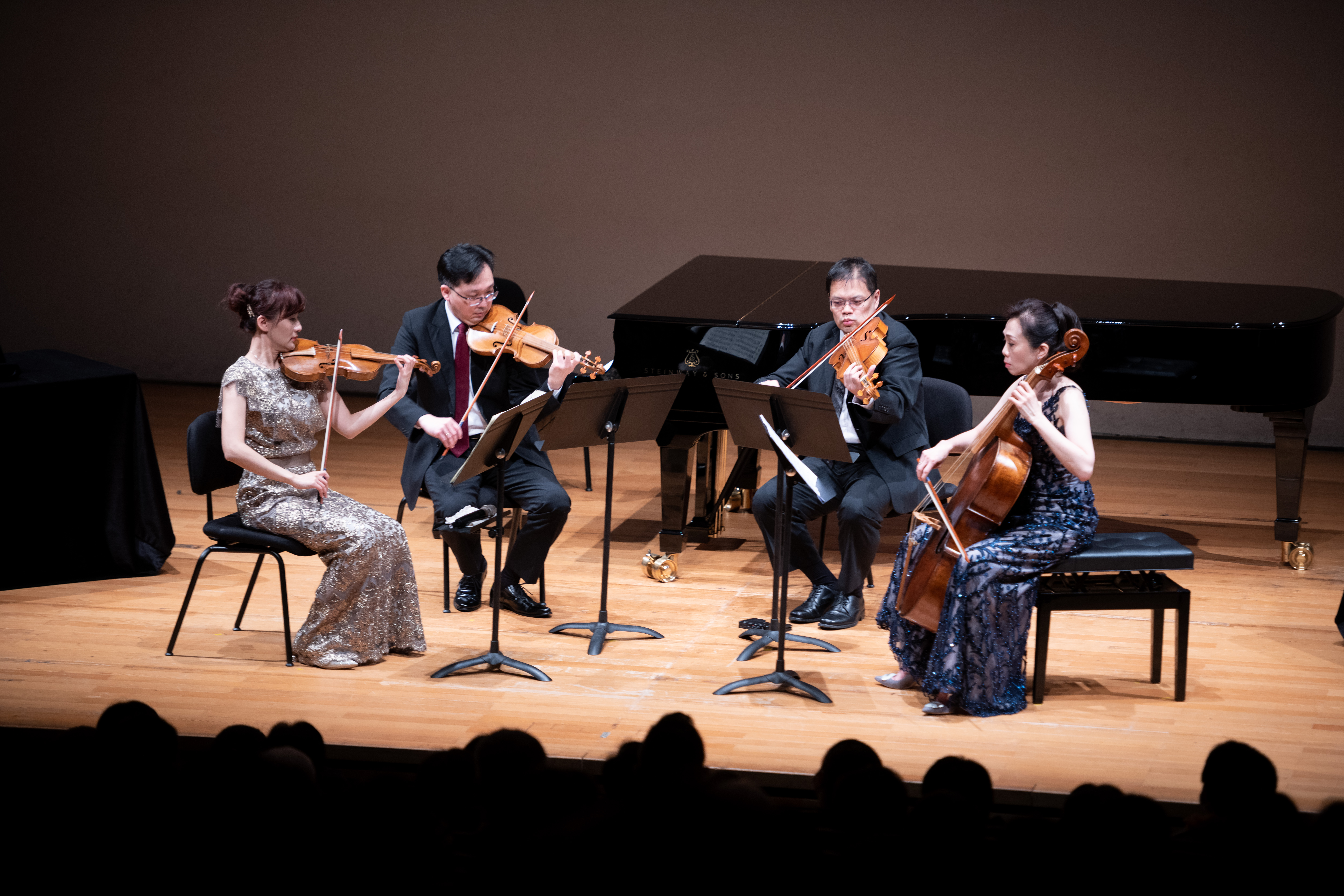 奇 美 提 琴 音 樂 饗 宴 將 於 臺 南 、 臺 中 與 臺 北 三 地 巡 迴 ， 首 度 移 師 臺 中 ， 讓 中 部 樂 迷 也 能 親 炙 名 琴 魅 力 。 