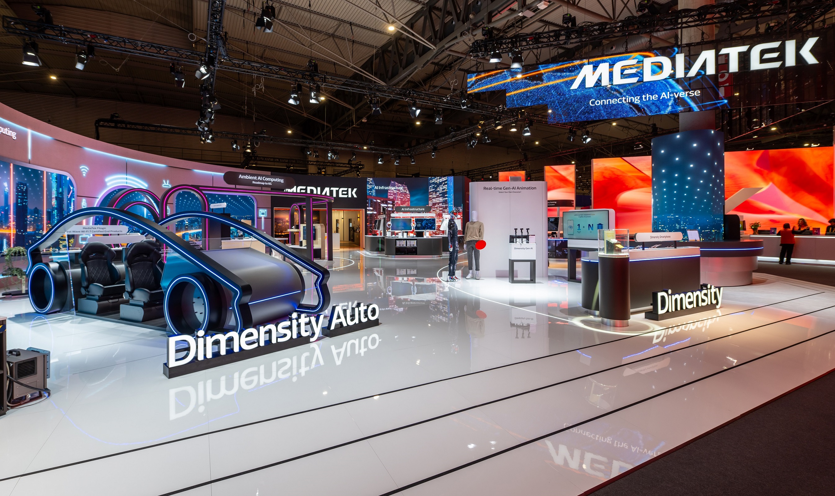 聯 發 科 技 預 計 在 M W C 2 5 展 出 涵 跨 6 G 融 合 運 算 技 術 、 5 G - A d v a n c e d 數 據 機 、 低 軌 衛 星 N R - N T N 、 生 成 式 A I 閘 道 器 等 最 新 發 展 。 圖 為 聯 發 科 技 M W C 2 4 展 示 