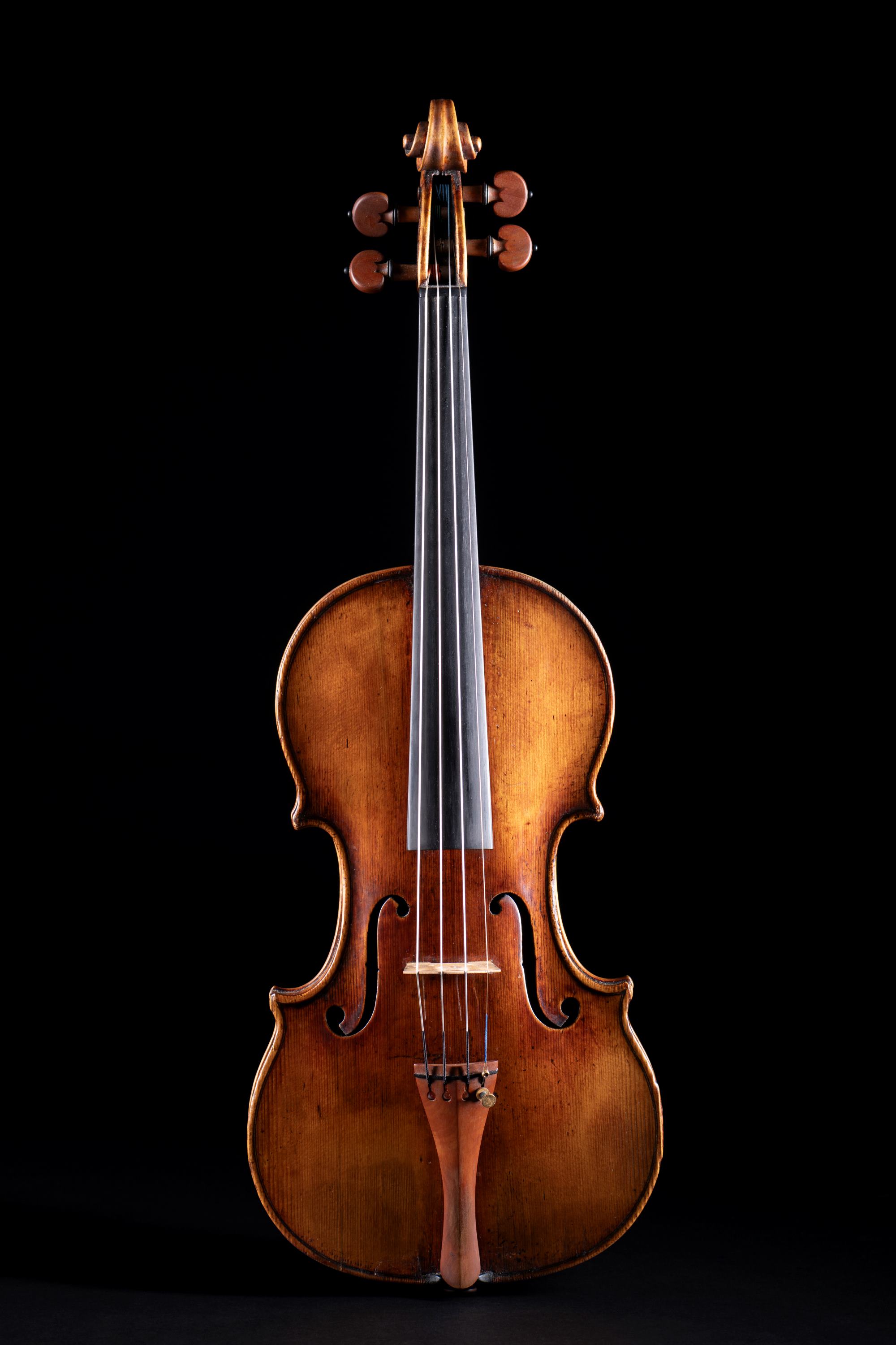 2 0 2 5 奇 美 音 樂 節 祭 出 大 師 名 琴 助 陣 ， 圖 為 史 特 拉 底 瓦 里 盛 期 之 作 「 姚 阿 幸 ． 艾 爾 曼 」 。 圖 /   奇 美 博 物 館   提 供 