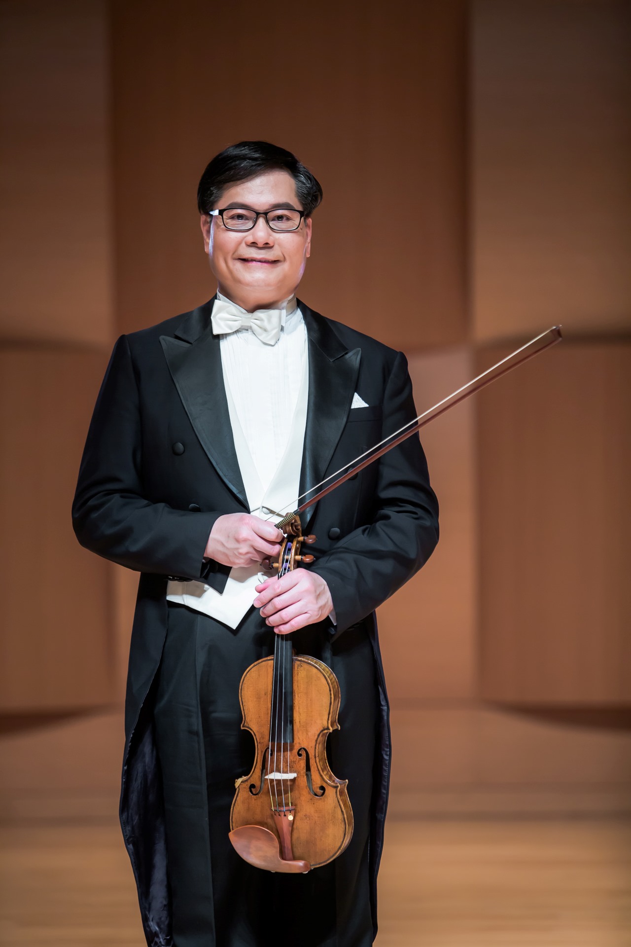 2 0 2 5 奇 美 音 樂 節 ， 邀 請 師 承 法 比 學 派 的 小 提 琴 家 蘇 顯 達 演 出 「 文 學 與 爵 士 樂 的 迴 旋 」 音 樂 會 。 圖 /   蘇 顯 達   提 供 