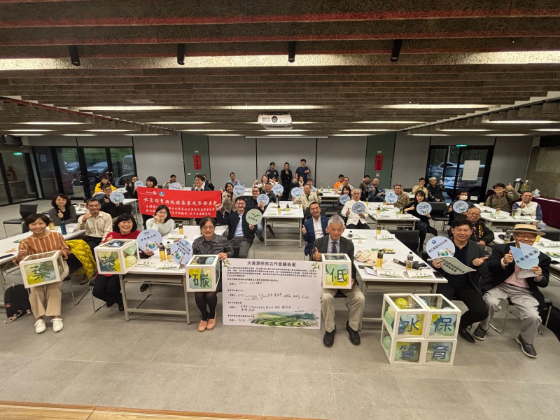 產官學一齊合作，推廣坪林在地品牌茶。圖片來源: 記者自攝