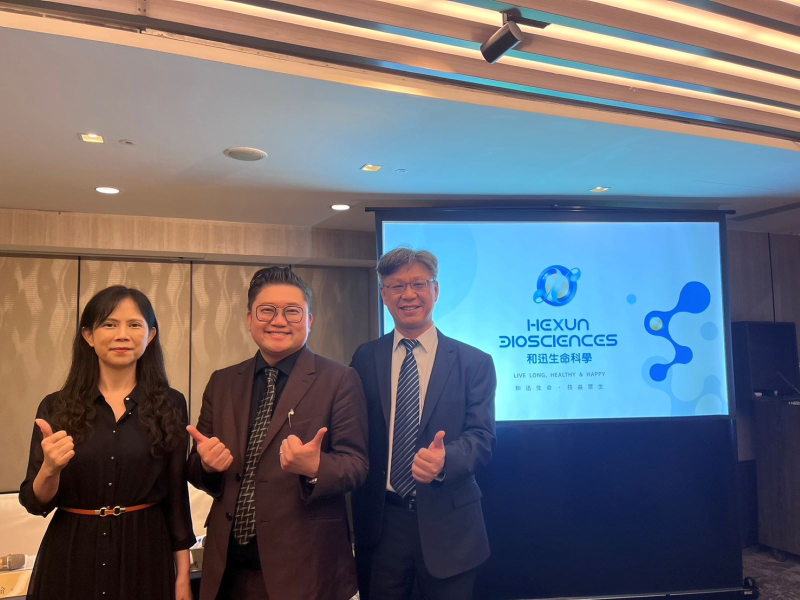 和迅(6986) 落實營運雙軌並進，上半年獲利居細胞領域亞軍之位，公司展開全球市場布局，積極引進合作夥伴與延攬專業人才。圖中為董事長温政翰。