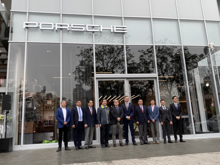 保時捷插旗府城！ 全球第一間新型態展示銷售中心Porsche Studio成立