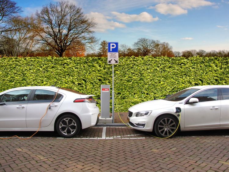 未來歐洲5萬個電動汽車充電站，將會支持加密支付