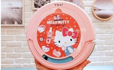 Hello Kitty 45週年，推限量典藏版掃吸擦地機器人