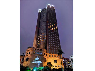 為防疫加油，台北遠東大飯店每晚亮「愛心」