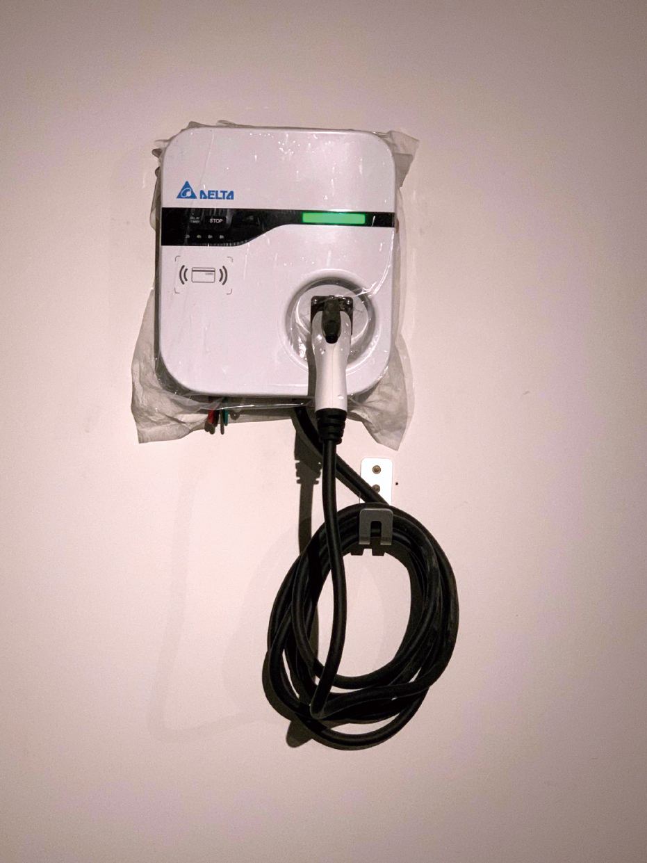 電動車充電設備