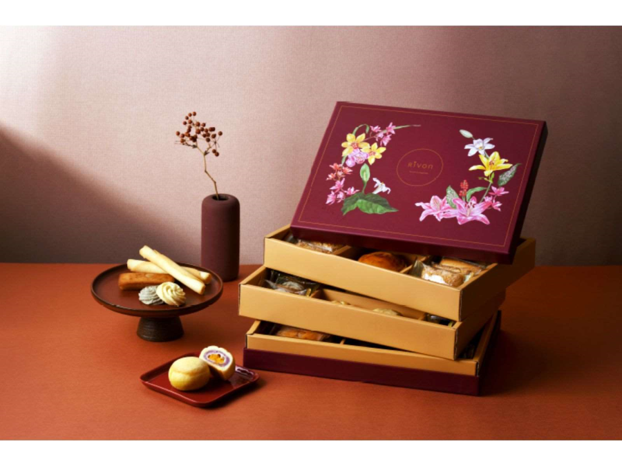 Rivon禮坊再次跨界，與插畫家組合吉文考古合作推出豐秋三層禮盒。