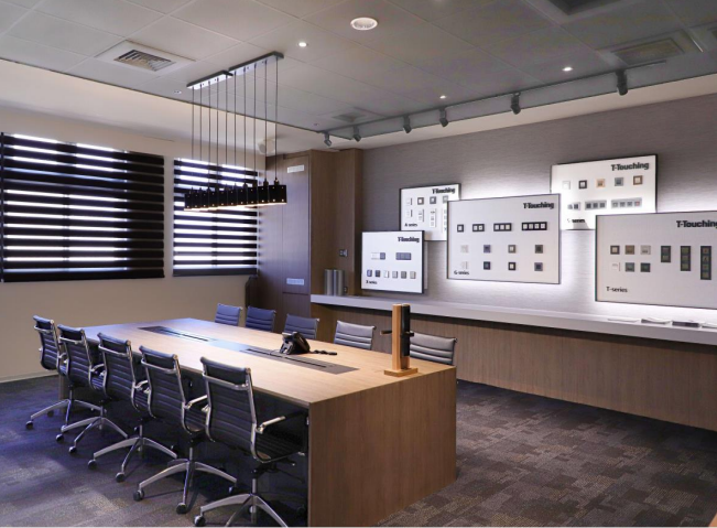 寬敞舒適的展示區空間