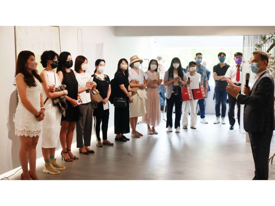 理周集團總裁洪寶山(右)致詞。