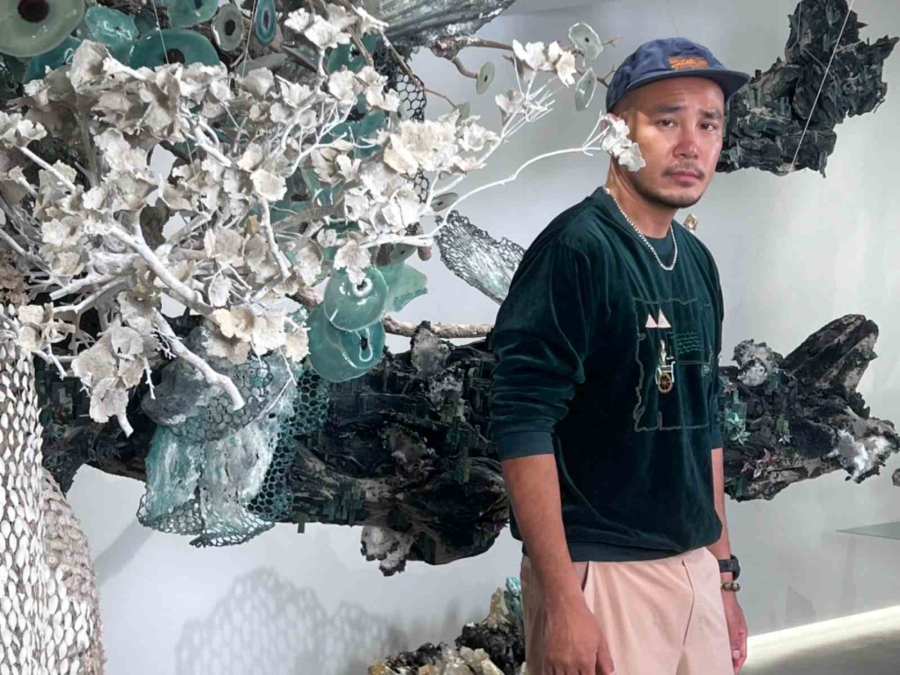 李霽與作品《Merge》