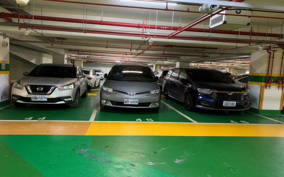 機 械 升 降 停 車 位 、 雙 車 道 、 角 落 車 位 ? 機 械 升 降 停 車 位 、 雙 車 道 、 角 落 車 位 ?