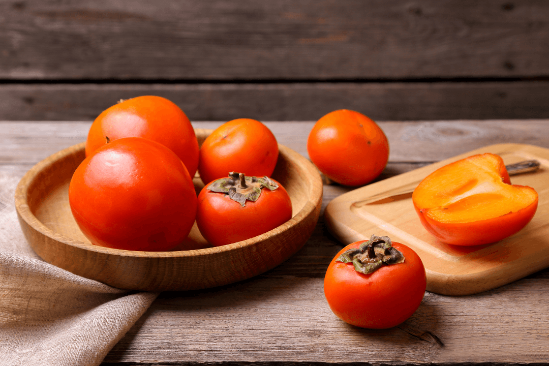 可 以 將 有 吉 祥 寓 意 的 水 果 例 如 蘋 果 、 柿 子 等 當 作 擺 設 。（圖：21世紀不動產提供）