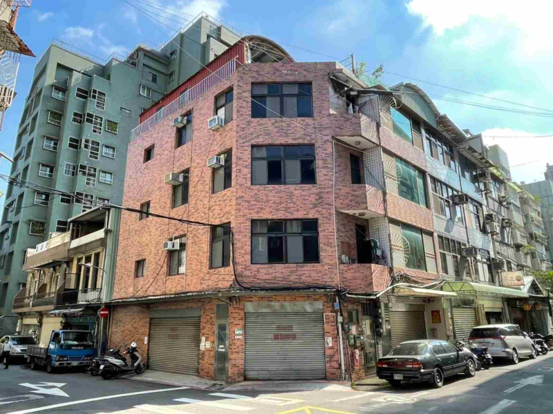台灣地震發生頻繁，居住在危險老舊建物的民眾，應儘早進行補強或參與重建，讓居住安全獲得真正實質的保障。(圖由中力都市更新團隊提供)