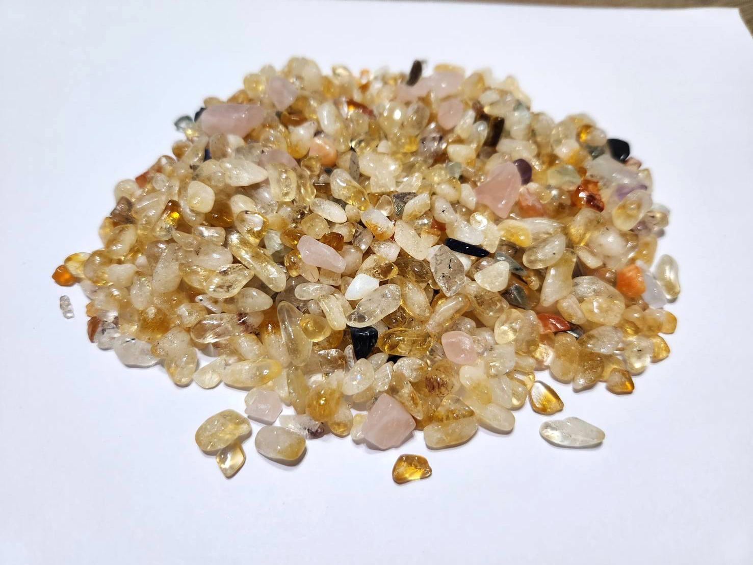 五 行 粉 晶 。 