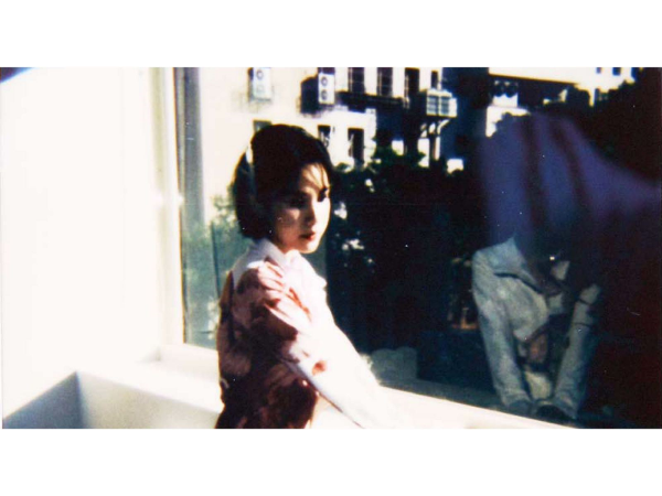 Zoe 於展間一隅 ( Photo : Yuka Lee )