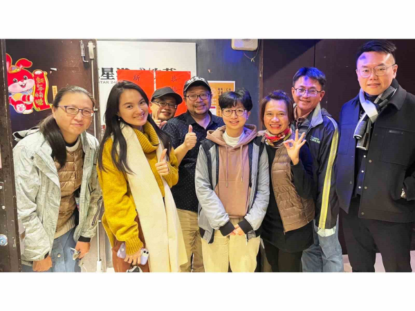 每年都會邀請留台校友圍爐，今年邀請從寮國永珍回台的年輕人春酒交流，更具意義！