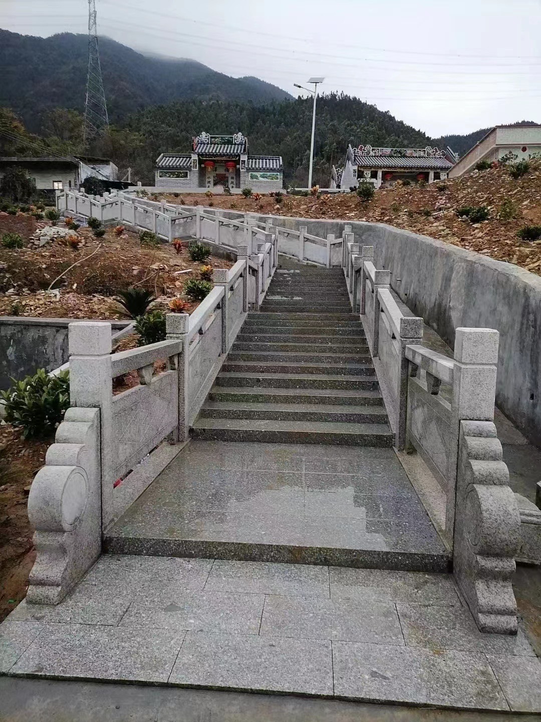 記 憶 中 故 鄉 有 著 天 然 的 石 階 , 由 新 村 回 到 舊 村 , 對 四 十 歲 的 我 們 這 代 人 , 兒 時 印 象 它 是 無 比 的 高 高 在 上 , 如 今 大 家 都 懷 著 感 激 的 心 情 重 溫 舊 夢 ! 感 謝 全 村 鄉 親 們 的 共 同 努 力 參 與 ! ( 圖 為 村 民 理 事 長 提 供 ) 記 憶 中 故 鄉 有 著 天 然 的 石 階 , 由 新 村 回 到 舊 村 , 對 四 十 歲 的 我 們 這 代 人 , 兒 時 印 象 它 是 無 比 的 高 高 在 上 , 如 今 大 家 都 懷 著 感 激 的 心 情 重 溫 舊 夢 ! 感 謝 全 村 鄉 親 們 的 共 同 努 力 參 與 ! ( 圖 為 村 民 理 事 長 提 供 )