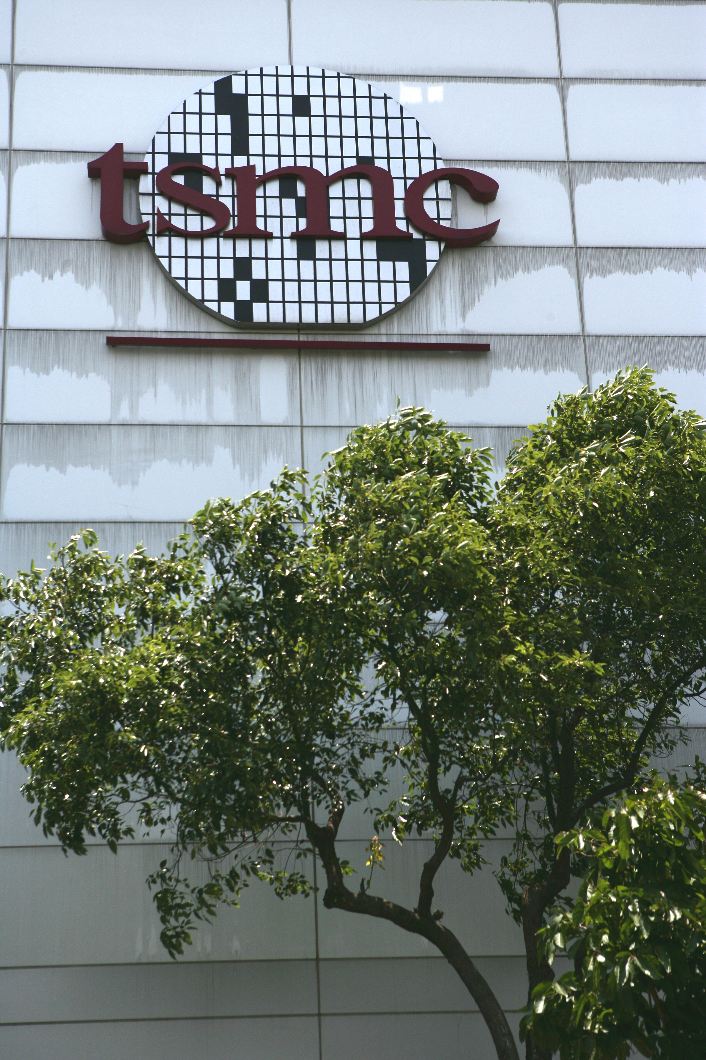 在 「 巴 菲 特 溢 價 」 消 失 後 , 台 積 電 股 價 未 來 表 現 如 何 ? 有 哪 些 多 空 因 素 將 影 響 其 走 勢 ? 成 為 投 資 人 持 續 關 心 的 焦 點 。 在 「 巴 菲 特 溢 價 」 消 失 後 , 台 積 電 股 價 未 來 表 現 如 何 ? 有 哪 些 多 空 因 素 將 影 響 其 走 勢 ? 成 為 投 資 人 持 續 關 心 的 焦 點 。