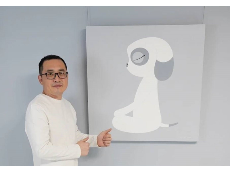 陳曉華與作品合影