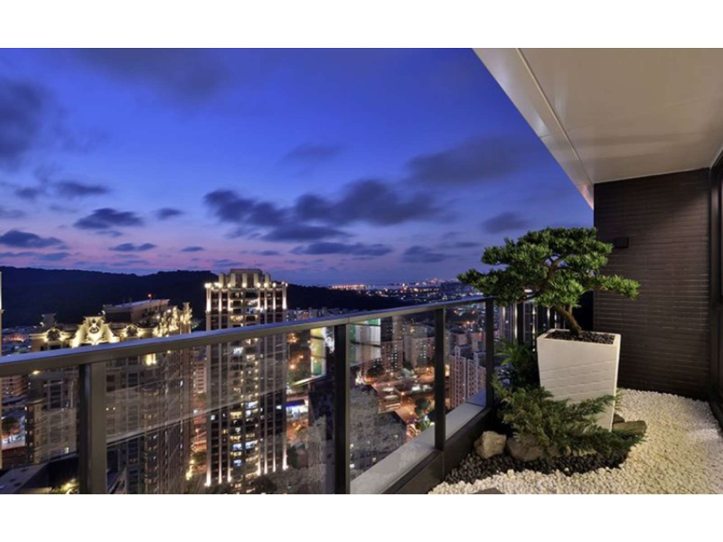 寬大的景觀陽台廣受歡迎