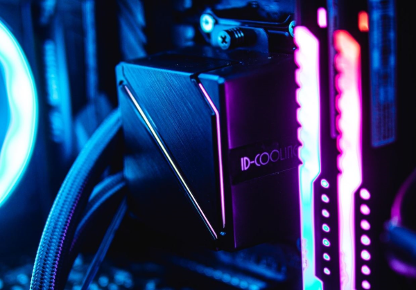 訊達所屬產業類別為資訊服務業，主要進貨項目包括電腦週邊、軟體產品、電腦系統、網路系統等(圖片來源：Pexels )