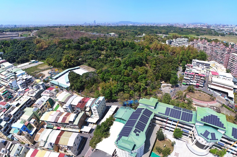 高 雄 市 政 府 進 行 公 保 地 解 編 ， 圖 為 高 雄 大 寮 。 