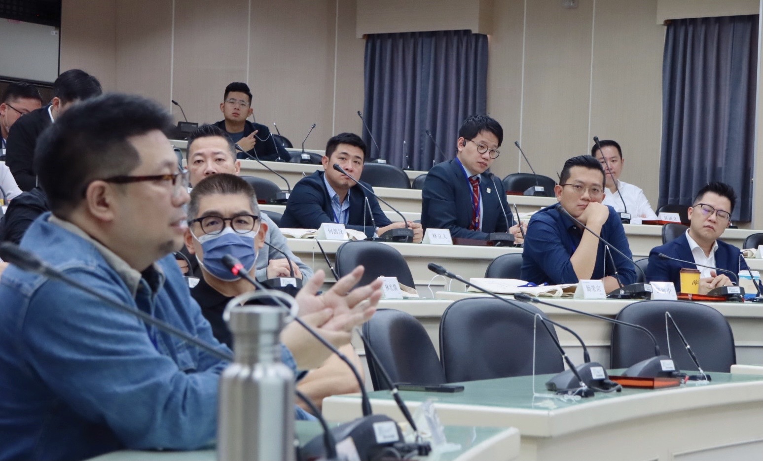 基 隆 是 我 希 望 的 城 市 ， 分 享 了 一 些 想 法 有 些 建 議 ， 包 括 和 平 島 的 指 示 牌 ， 如 加 上 越 南 文 與 印 尼 文 ， 會 吸 引 移 工 成 為 假 日 旅 遊 的 選 擇 ！ 