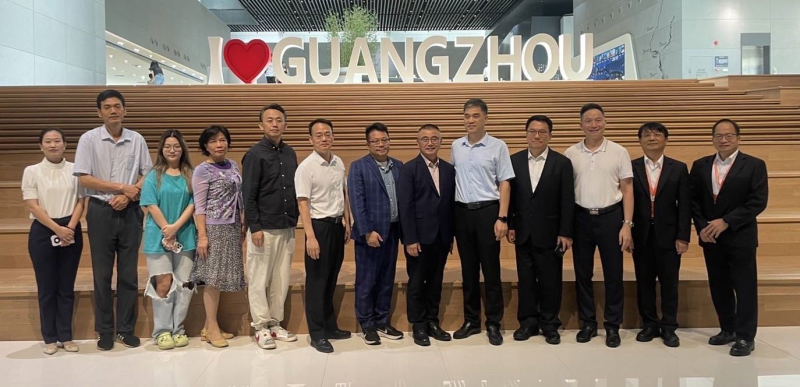 台商企業參訪，讓我們了解企業發展趨勢動態，兩岸多一點交流，可以提供年輕一代有更多的發展空間作選擇！